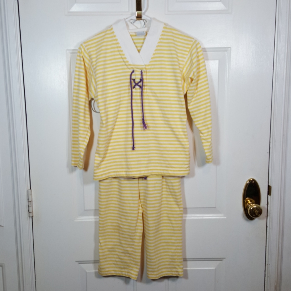 Pretty Me‎ Girls 2-Piece Shirt/Capri Set  Medium (10-12)